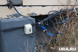 Мужчина самовольно подключился к распределительным электросетям