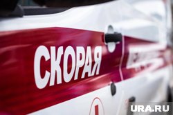 Медики помогают жертвам удара дронов
