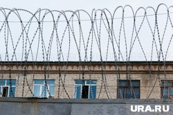 В Тобольске оползень обрушил ограждение колонии