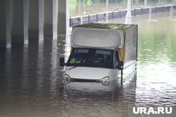 Москва ушла под воду: тропический ливень парализовал столицу. Фоторепортаж