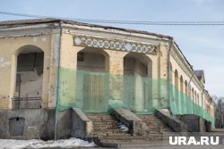 Уникальное здание разрушается много лет