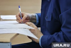 Несмиян родился 8 ноября 1965 года в селе Красиловка
