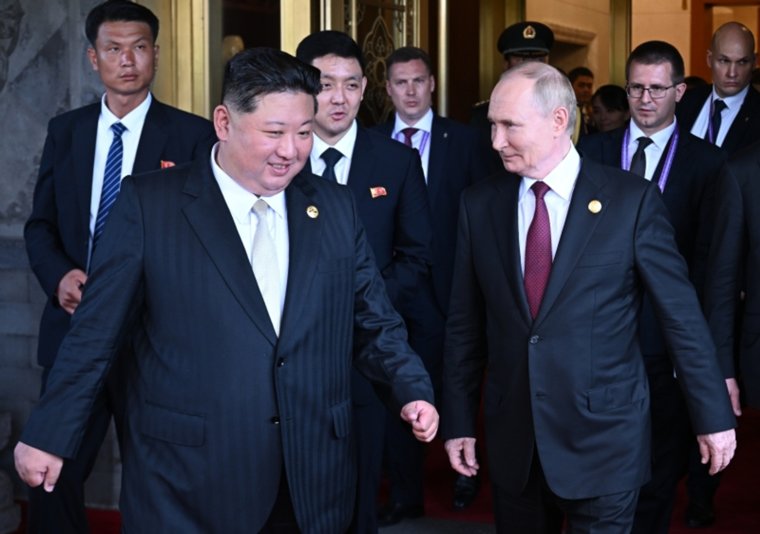 Путин пригласил Ким Чен Ына посетить Россию
