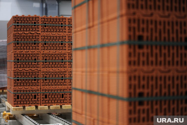 Компания производит кирпич различных марок, в том числе - премиальный