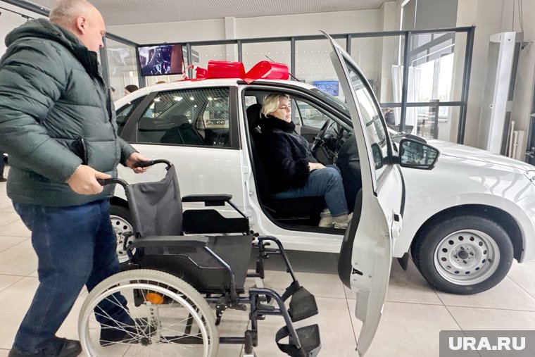 Пострадавшие на производстве жители Курганской области получили новые Lada Granta