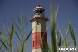 На Ямале начали строить маяк, который развалился от старости