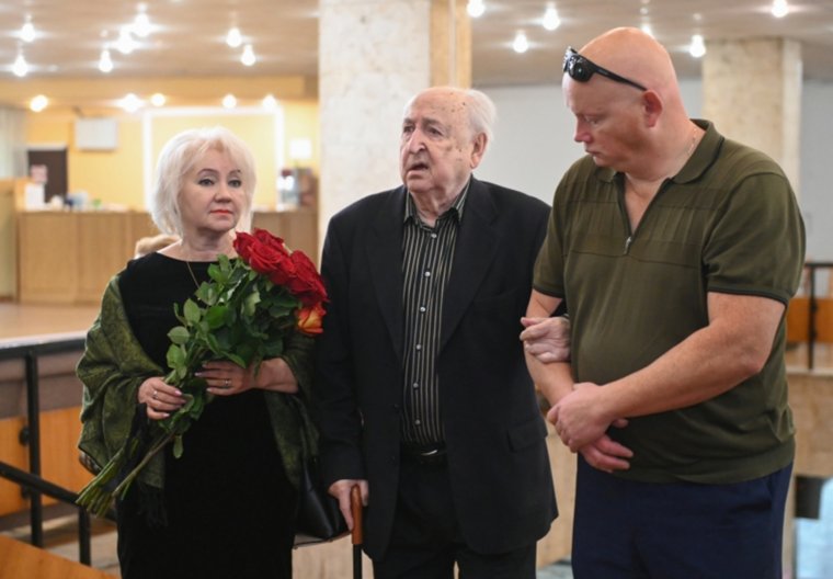 Усков родом из Свердловска