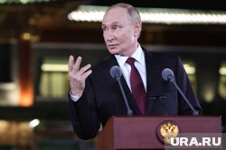 Владимир Путин попробовал на вкус продукцию бизнесмена на ВЭФ