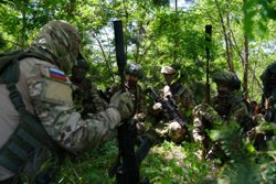 Первые операции ветеран Донбасса выполнял вместе с бывшими селянами, которые взялись за оружие для защиты себя и близких
