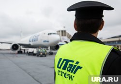 Вынужденную посадку самолета Utair проверяет транспортная прокуратура Сургута