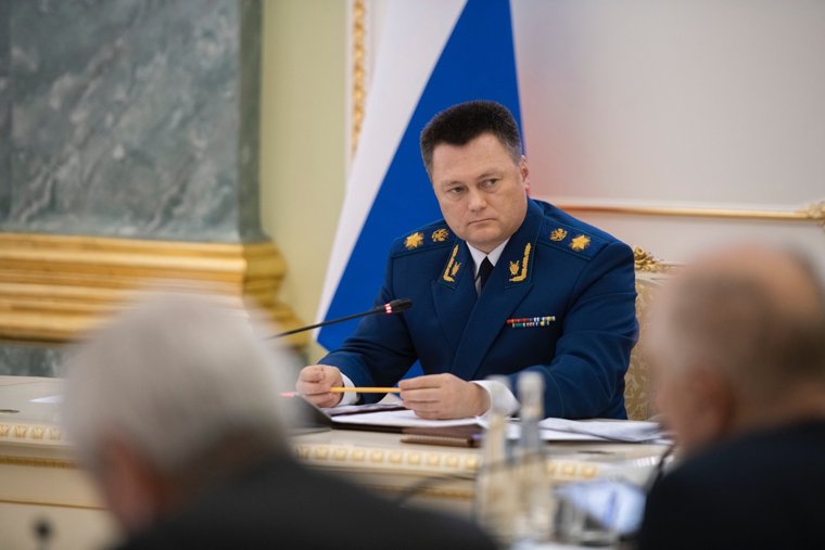 Генпрокурор России единственный подал заявление на должность главы Верховного суда