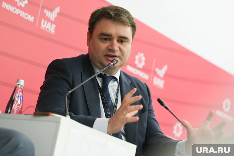 Осьмаков начал свою карьеру в Минпромэнерго