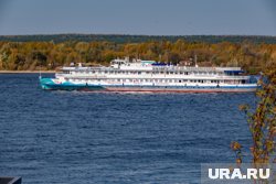 Круизный теплоход «Северная сказка» причалил в ЯНАО