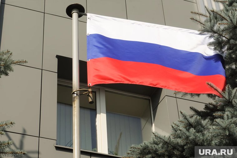 В Киеве подростки включили гимн России