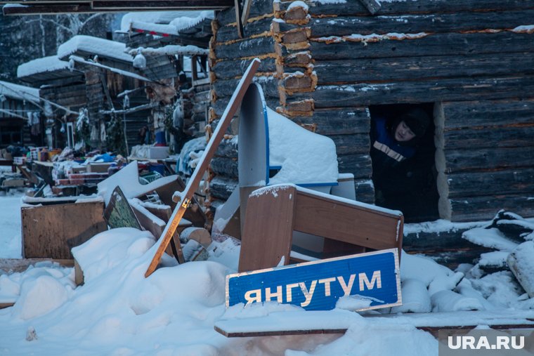 Тобольские зимники снова стали козырем в «войне компроматов»