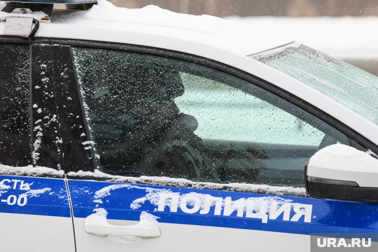 На мужчину в полицию пожаловались соседи