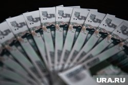 Он попросил контрагентов осуществлять расчеты в обход счетов компании