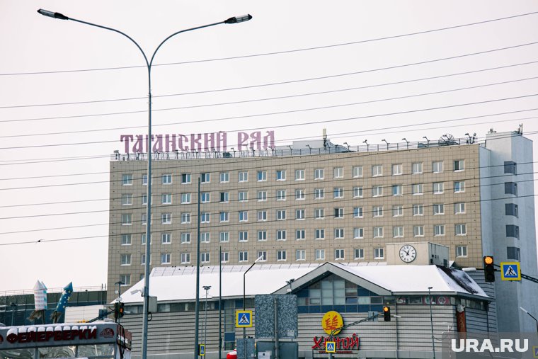 По словам продавцов, в «Таганском ряду» многие вещи у них стоят дешевле