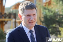 Нужно решать по линии контроля трудовых отношений, заявил Решетников