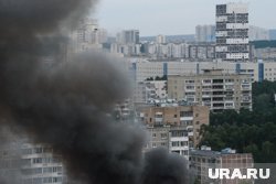 Дым ушел в сторону Москвы: жители Подмосковья поделились с URA.RU деталями пожара. Видео