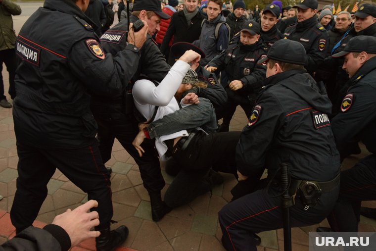 В Санкт-Петербурге полиция начала проверку после массовой драки в алкомаркете