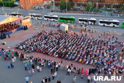 На Троицкой площади в Кургане проходит международный фестиваль музыки