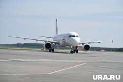 Самолет летел из Надыма