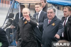 Путин поприветствовал командиров пеших парадных расчетов (архивное фото)
