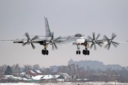 Ракетоносцы Ту-95МС выполняли плановый полет (архивное фото)