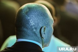 Охранники предоставили десантнику белую футболку, чтобы он смог пройти фейсконтроль
