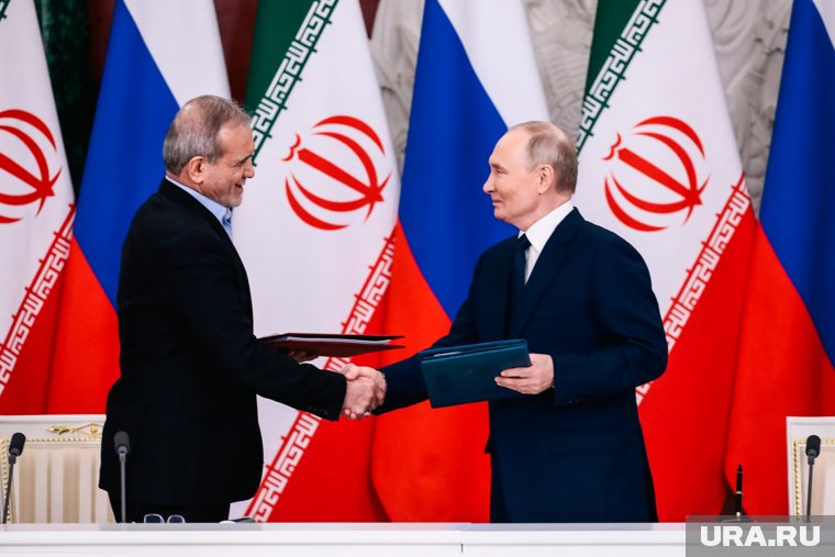 Пезешкиан поблагодарил Путина за помощь в ликвидации последствий взрыва в порту Шахид-Раджаи
