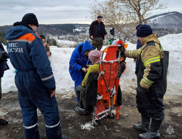 Оказание первоочередной помощи населению продолжается 