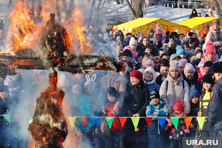 Традиционная Масленица собрала тысячи курганцев в местах массовых гуляний в марте