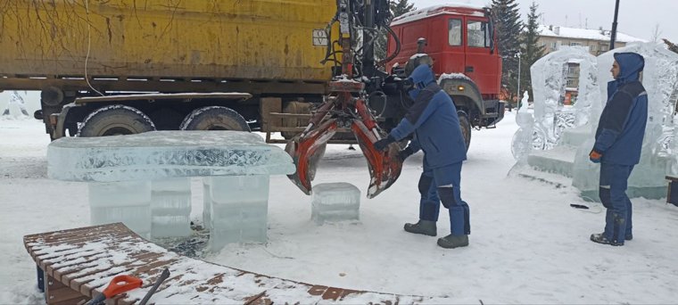 Городок простоял чуть больше месяца