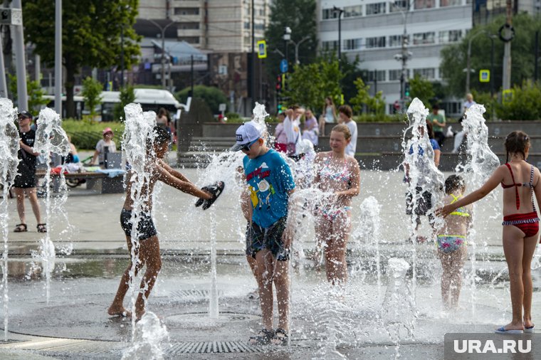 Полиция Перми будет охранять фонтаны от детей, чтобы те не купались в них