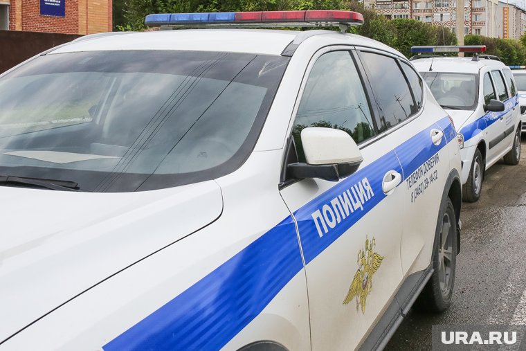 Сотрудники полиции задержали мужчину, который поджег свою одежду