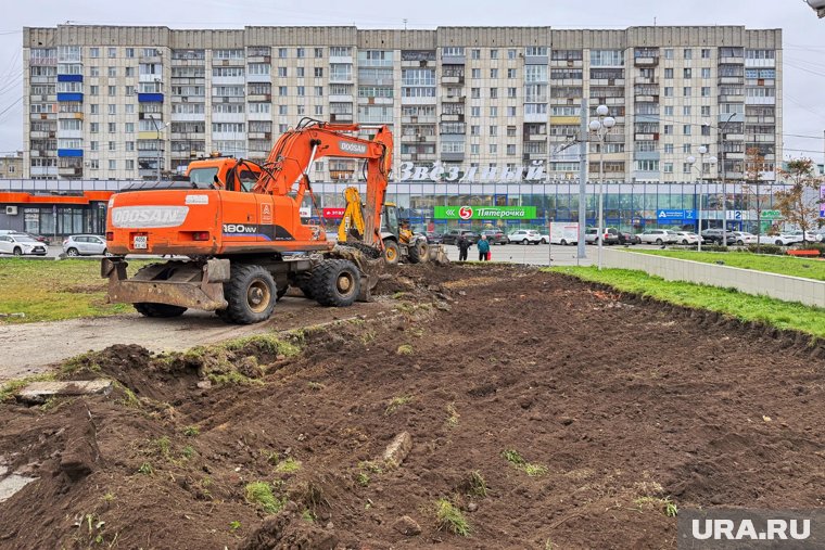 В Кургане благоустраивают новый сквер в районе ТЦ «Звездный»