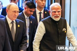 Владимир Путин и Нарендра Моди вместе зашли в президентскую резиденцию в Тяньцзине