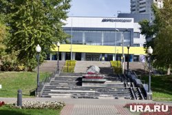 Чиновник предложил покровительство с реконструкцией Дворца молодежи в обмен на землю