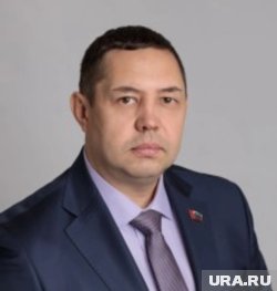 Депутат Эдуард Мирзамухаметов иногда садится за руль автобуса