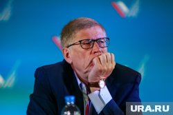 Сунгоркин начал свою трудовую деятельность в 1976 году