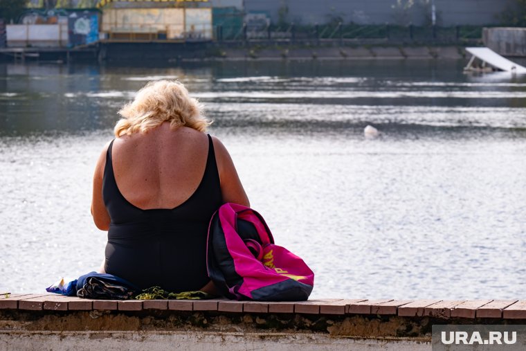 В проекте нужно предусмотреть организацию места отдыха у воды по периметру пруда, организовать игровую и спортивную площадки