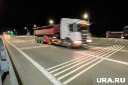 В Курганской области пешеход попал под колеса фуры в темноте