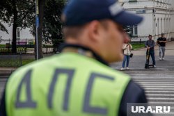 Инспекторы проводят проверку на месте ДТП
