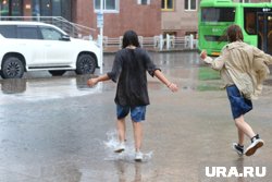 Улицы и дома Кургана из-за ливня ушли под воду