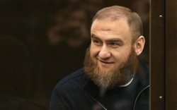 Карьеру в политике Арашуков начал в 2004 году
