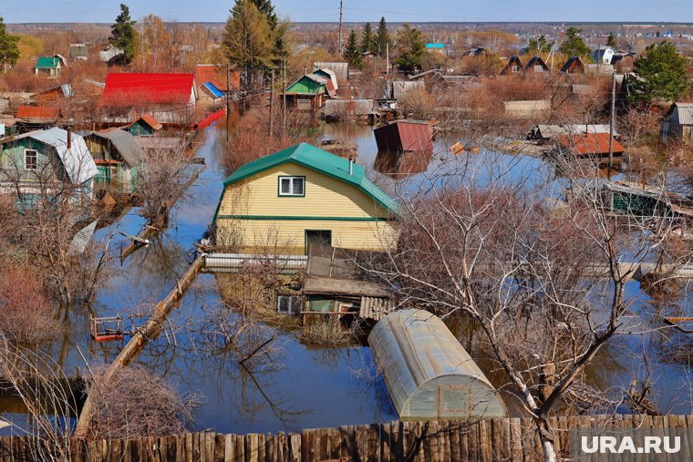 В Нижневартовске и Лангепасе из-зав паводка затопило еще по 20 участков