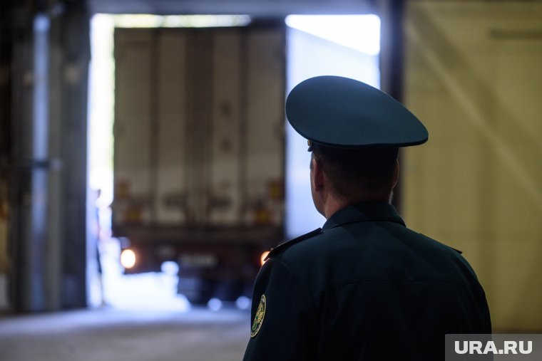 Таможня возбудила административное дело в отношении екатеринбуржца