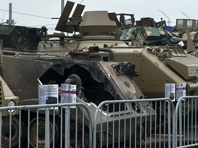 Курганцам показали военную технику, захваченную во время СВО