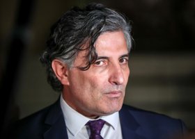 Обвиненный в мошенничестве адвокат Ефремова и Блиновского снова просится на СВО: что о нем известно 